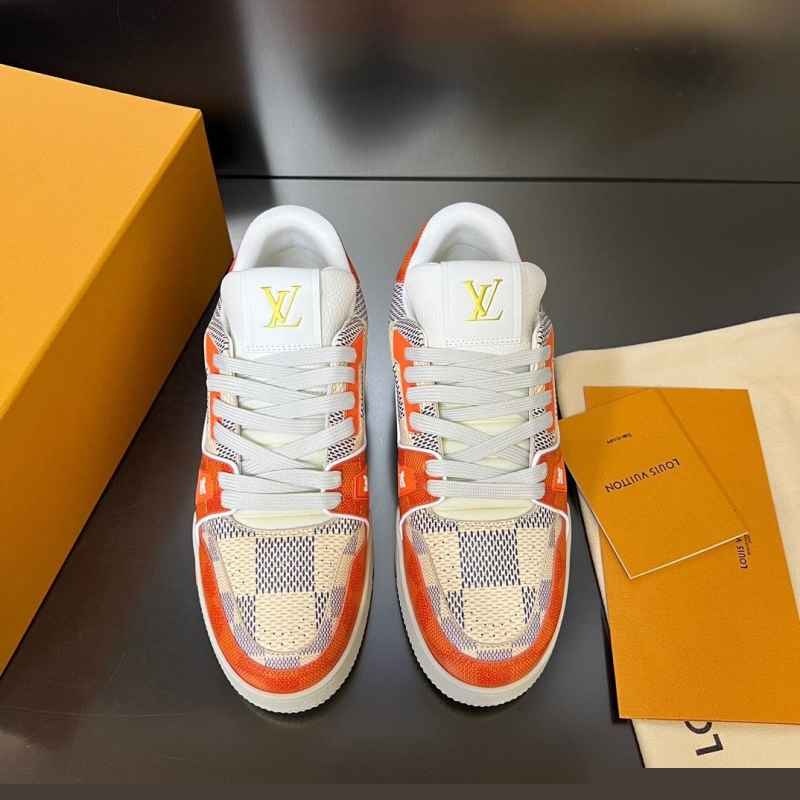 l**is V*t*n sneakers